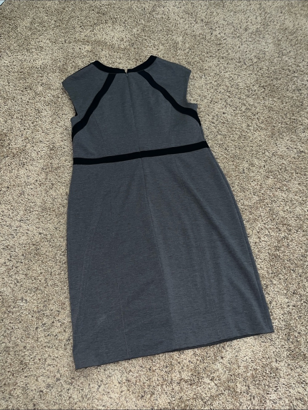 Dress - Picture 3 of 3